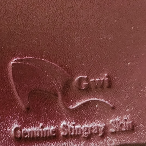 Perfect Trifold Stingray Womans Wallet NWOT - Picture 4 of 7